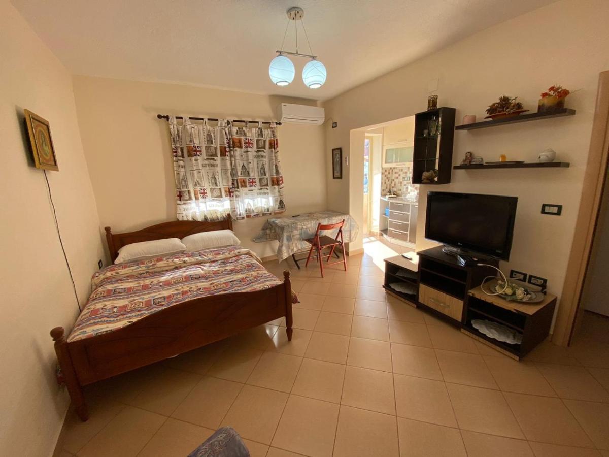 88 Apartment Himare Exterior foto