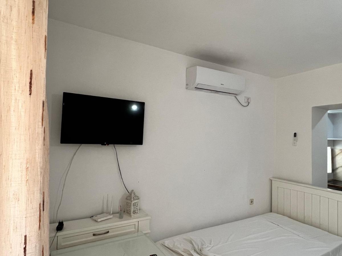 88 Apartment Himare Exterior foto